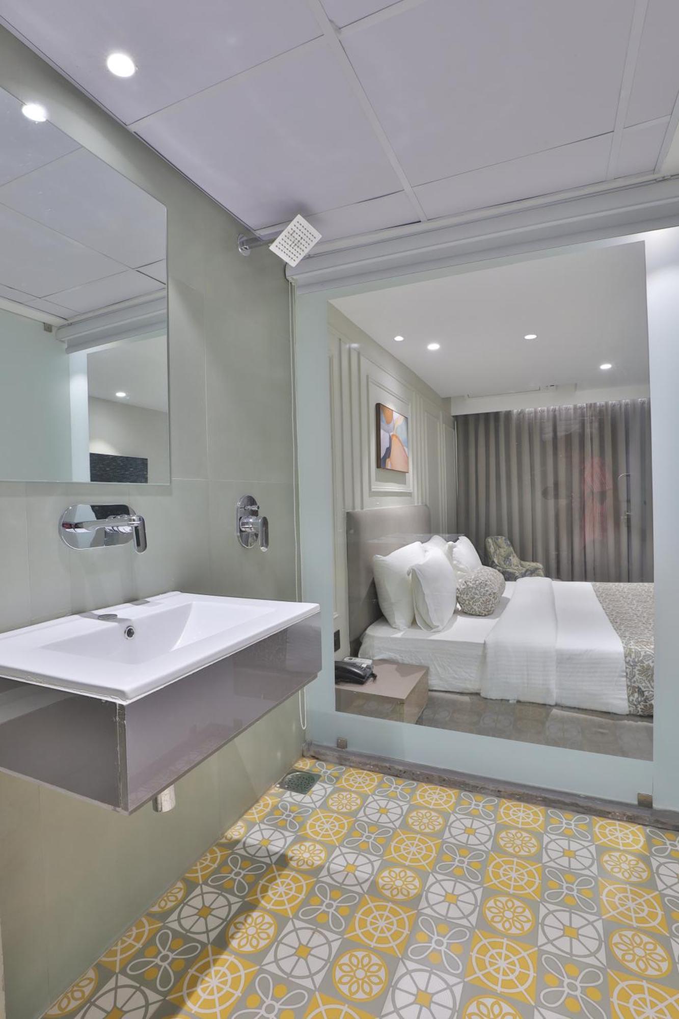 Hotel The Grand Suites Ahmedabad Exteriör bild