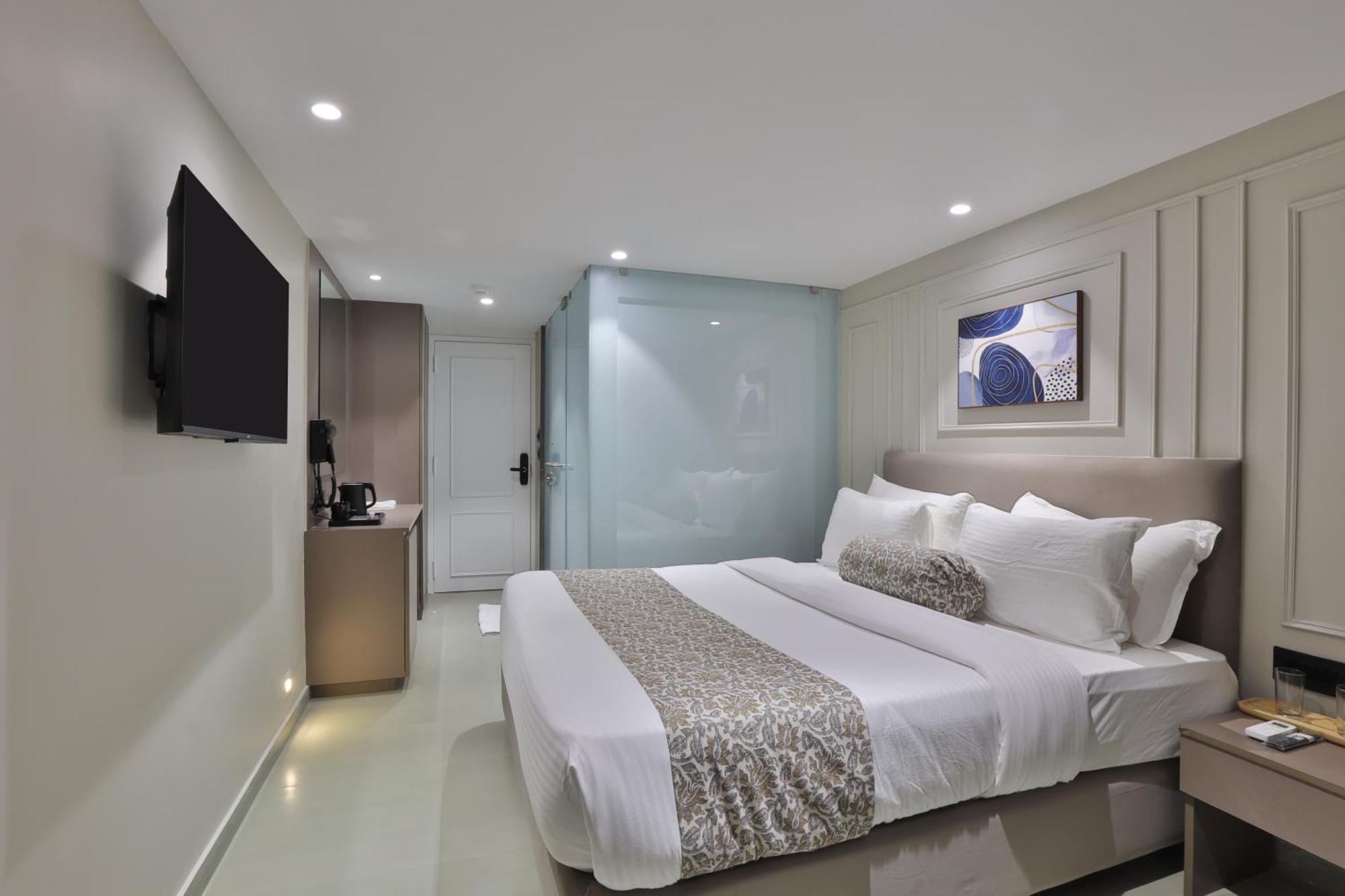 Hotel The Grand Suites Ahmedabad Exteriör bild
