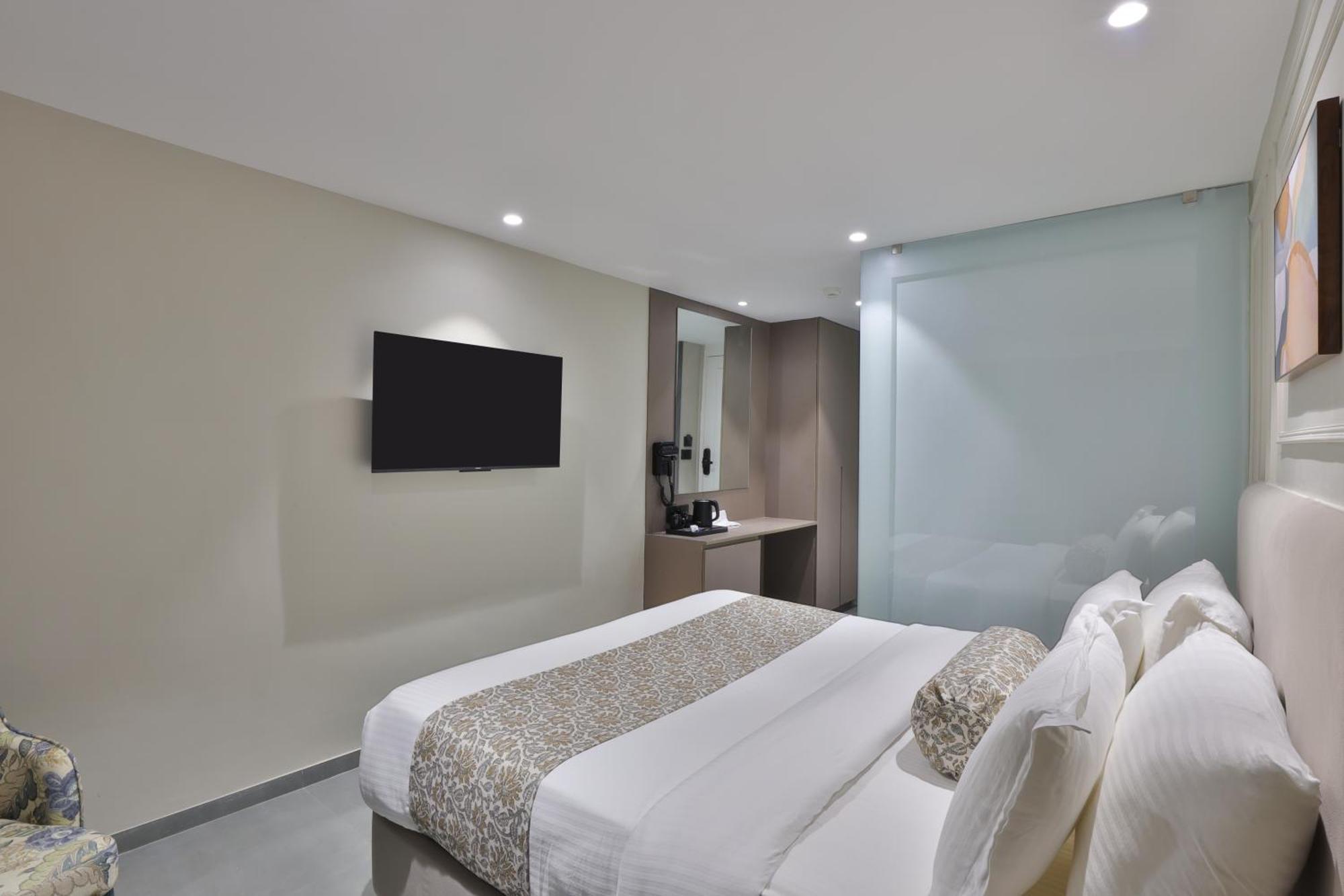 Hotel The Grand Suites Ahmedabad Exteriör bild