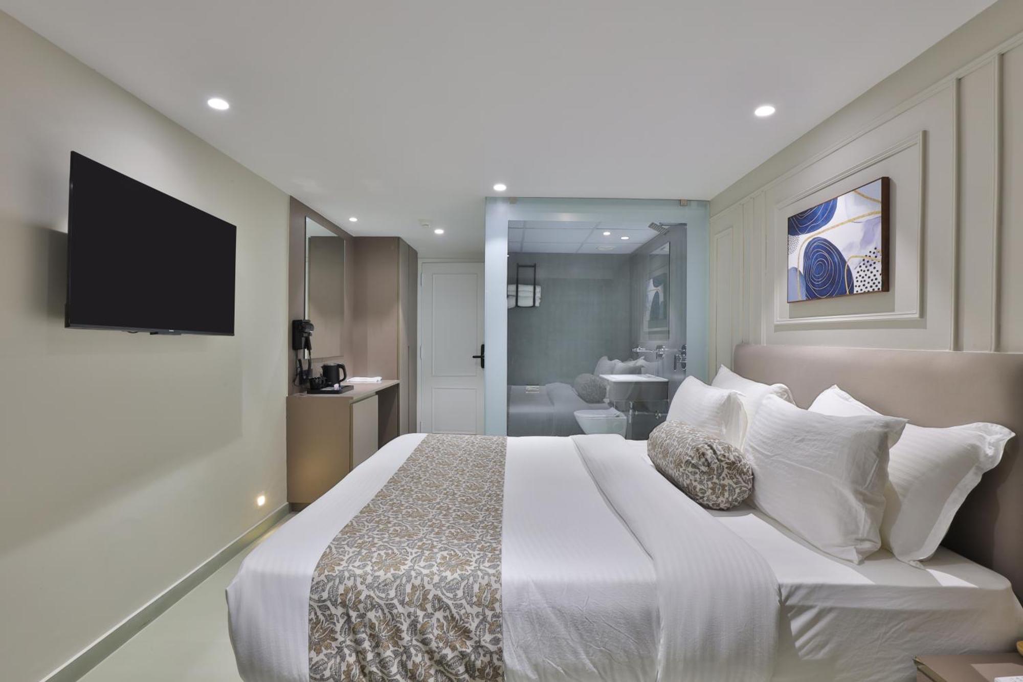 Hotel The Grand Suites Ahmedabad Exteriör bild