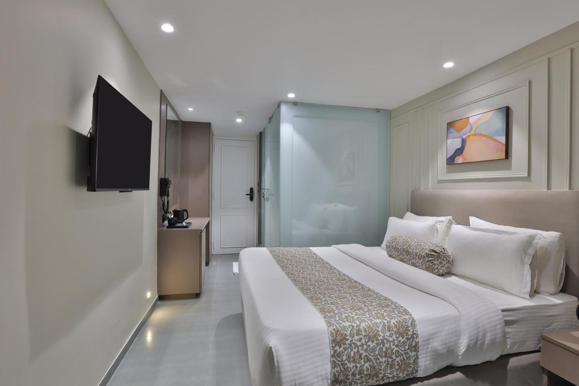 Hotel The Grand Suites Ahmedabad Exteriör bild